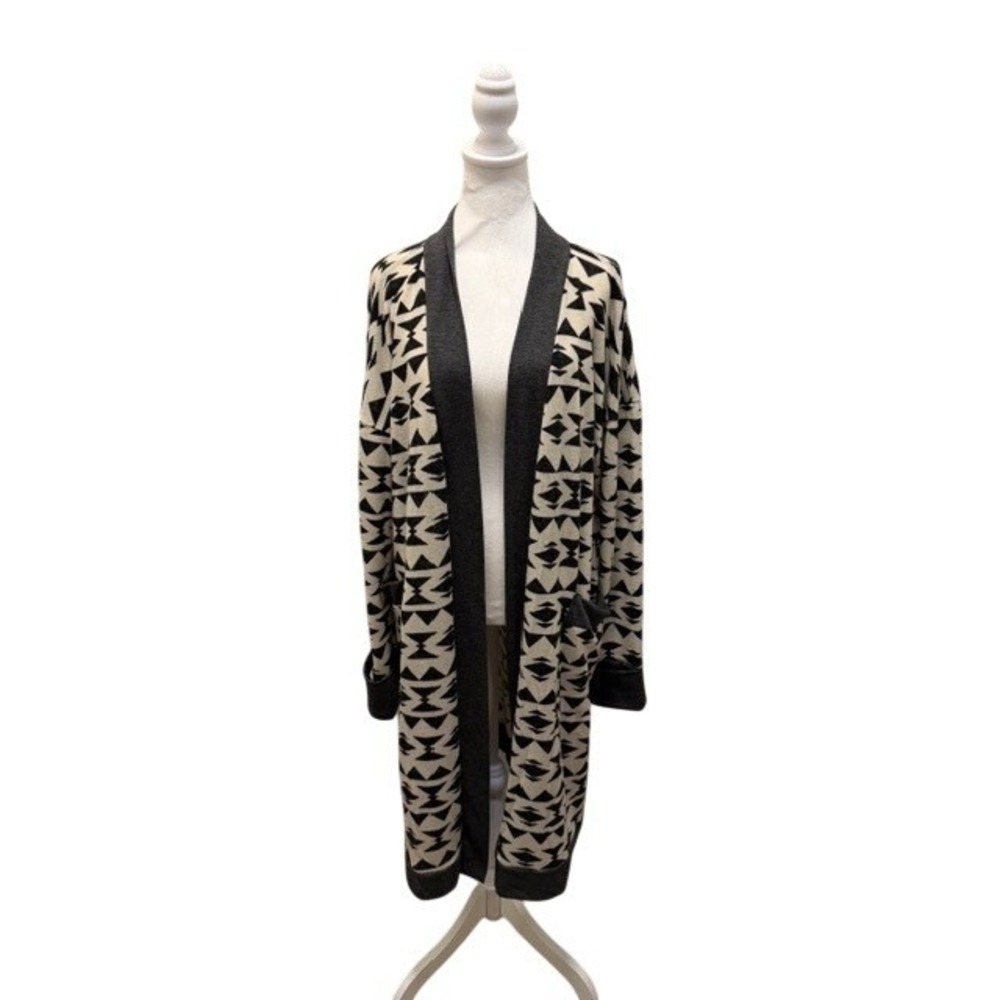 HEIMISH U S A Women's 2X Plus Black White Geometric Pattern Long Cardigan Duster